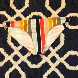 Billabong bikini bottoms in size xs